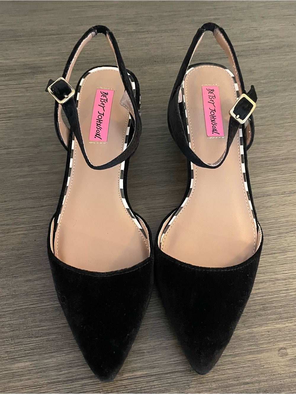 Betsey Johnson Lena Black Velvet Ankle Strap Pumps Glitter Block Heel Size 9 - Picture 3 of 9